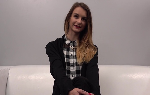 Няшная модель с Праги ебется на кастинге будто дворовая потаскуха